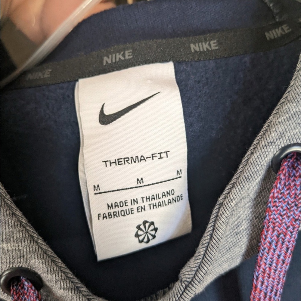 Nike Therma FIT Hoodie ~ UNISEX - Picture 3 of 5